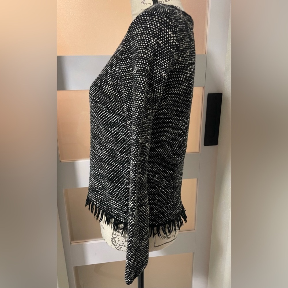 THEORY Vendla Black White Tweed Fringe pullover
Sweater SZ Small EUC… - Picture 2 of 5